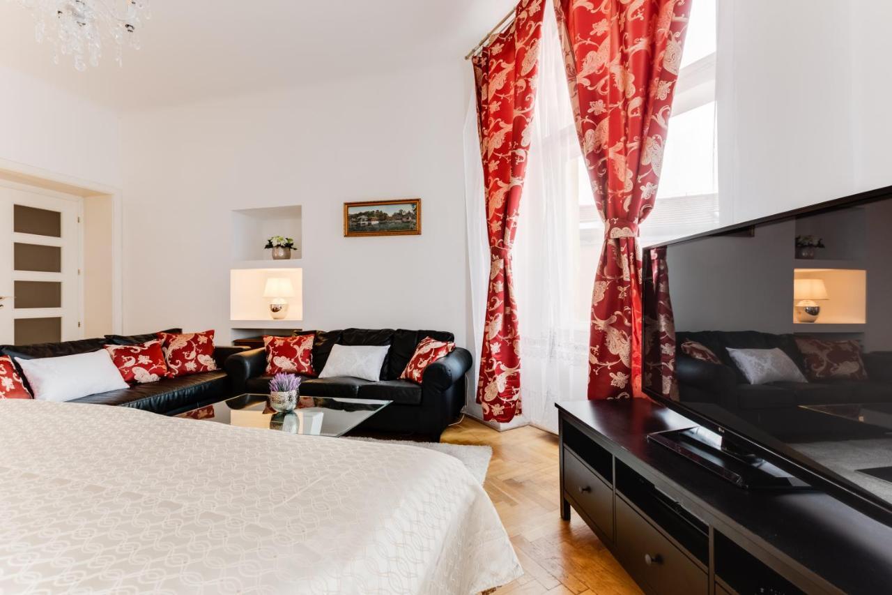 Old Town Square Royal Apartament *